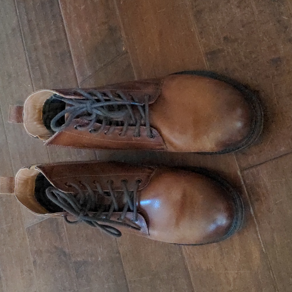 Brown leather Steve Madden boots
